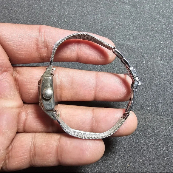 Vintage Hamilton Ladies Mechanical Wind Cocktail Watch Working With Flaws - Picture 6 of 8